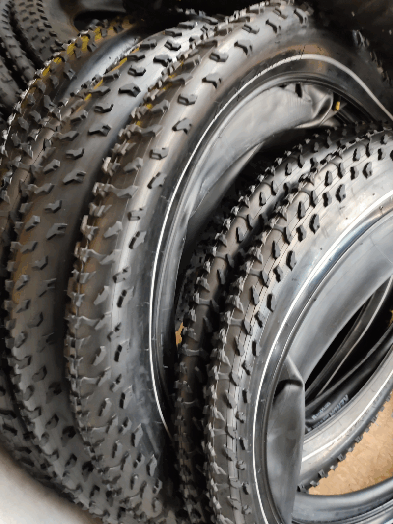 26" x 4" Kenda tyre